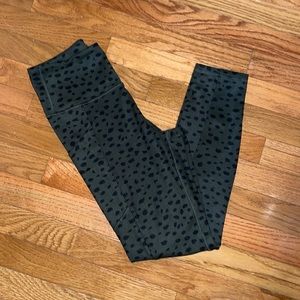 dark green patterned leggings